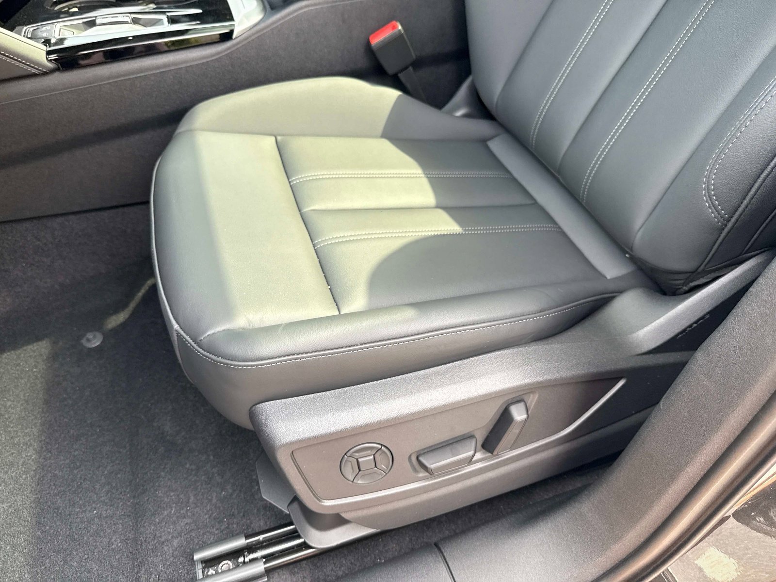 New 2026 Daytona Gray Pearl Effect Audi Premium image 18