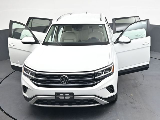 Used 2021  Volkswagen 2.0T SE image 39