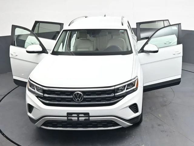 Used 2021  Volkswagen 2.0T SE image 39