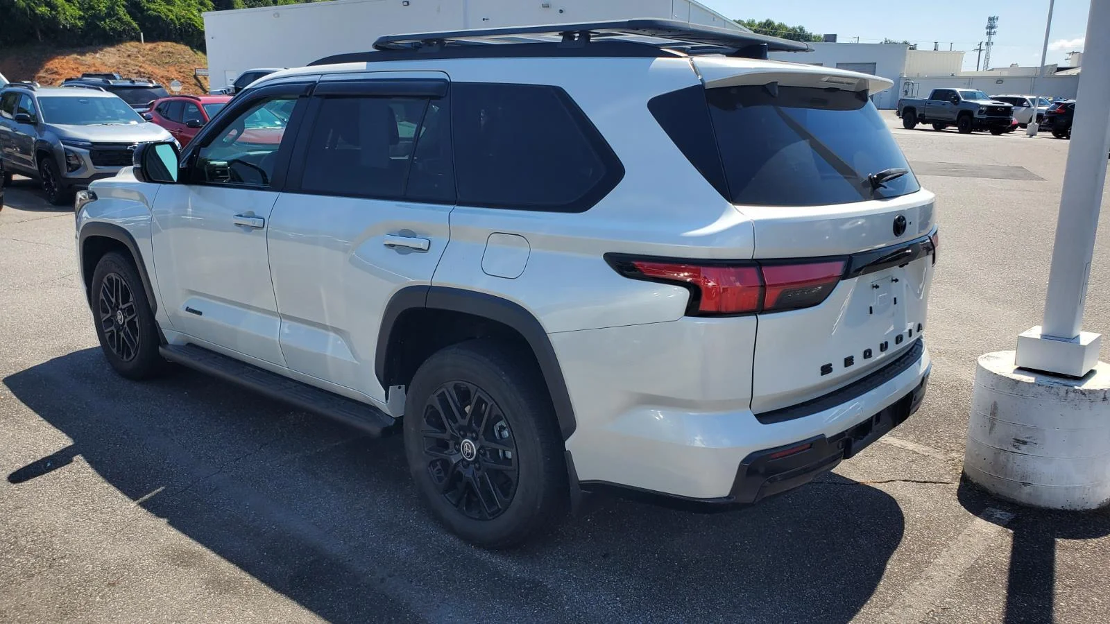 Used 2024 Wind Chill Pearl Toyota Limited image 9