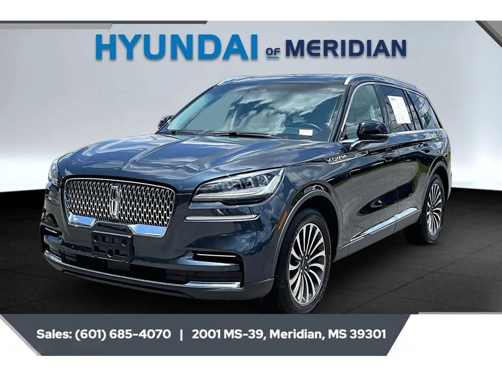 Used 2023 Flight Blue Metallic Clearcoat Lincoln Reserve image 10