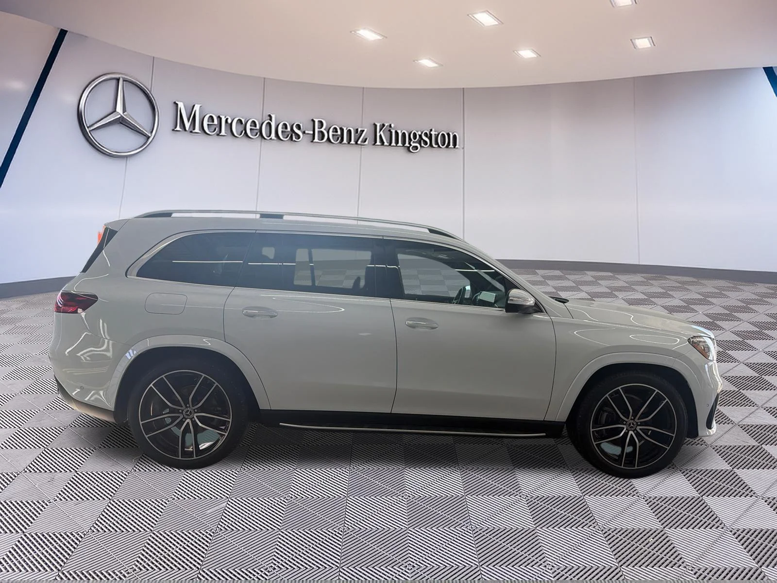 New 2026 White Mercedes-Benz Gls 450 4matic Suv image 4