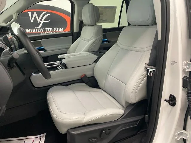 New 2027 Star White Metallic Tri-Coat Ford MAX Platinum image 40