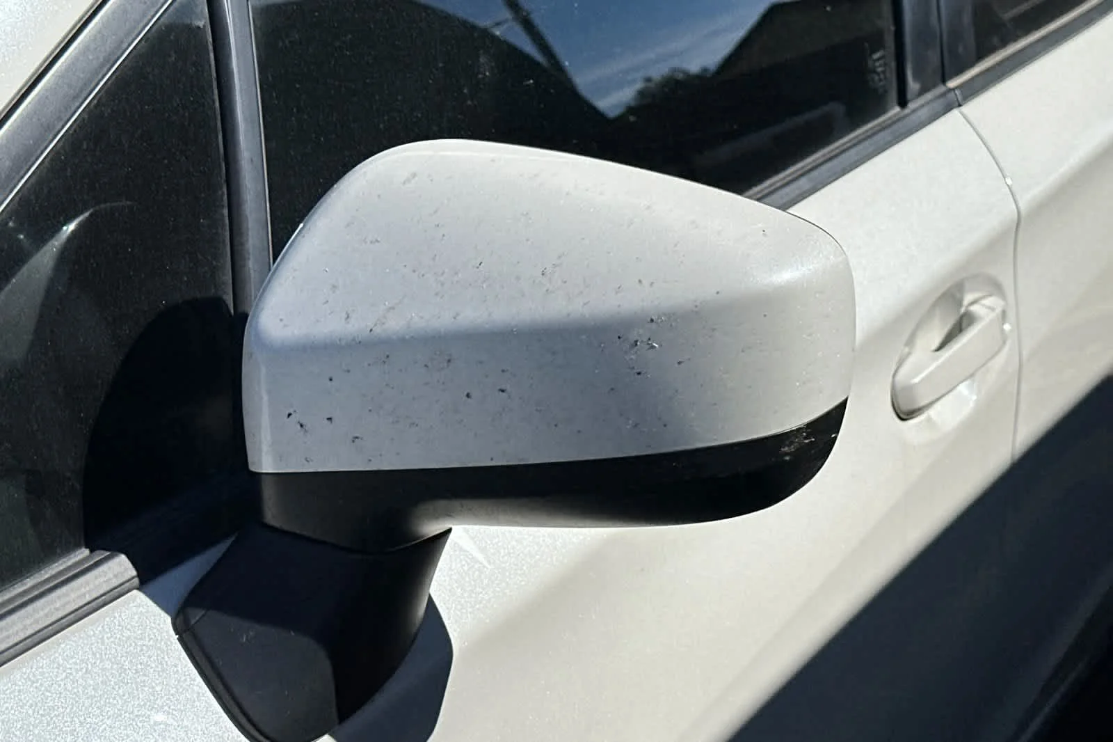 Used 2018 Crystal White Pearl Subaru Premium image 6