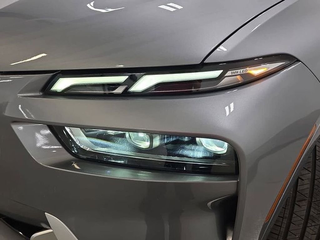 Used 2023 Skyscraper Gray Metallic BMW xDrive40i image 29
