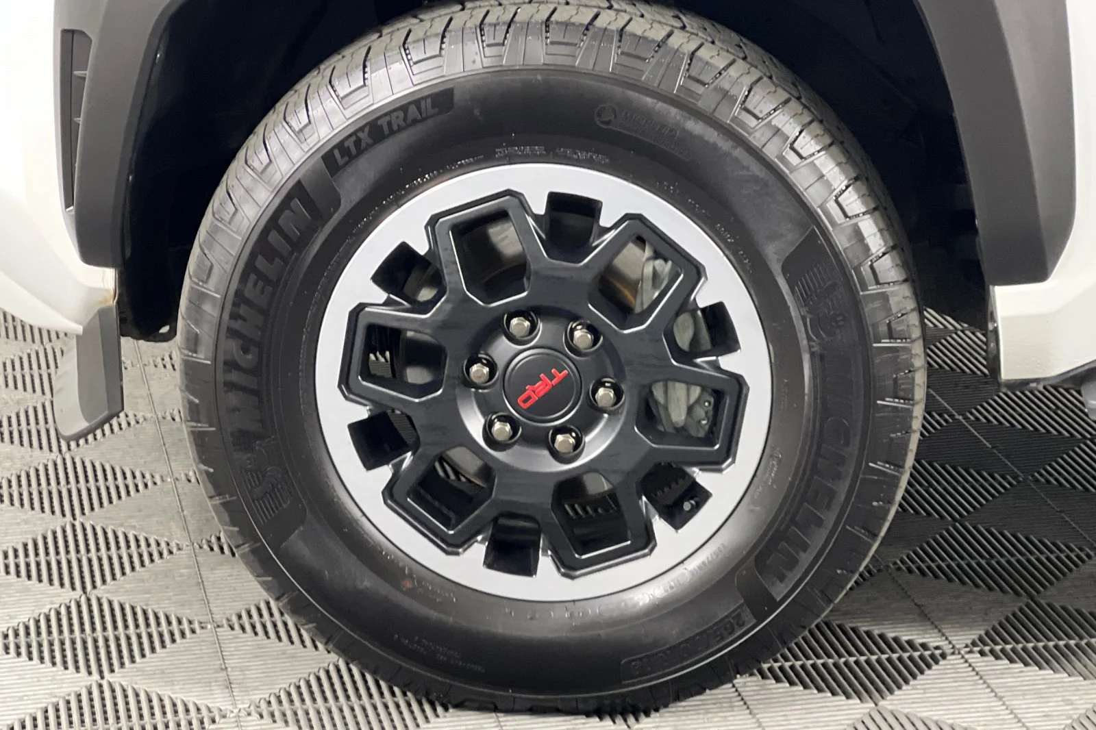 2025 Toyota 4Runner TRD Off-Road - Photo 30