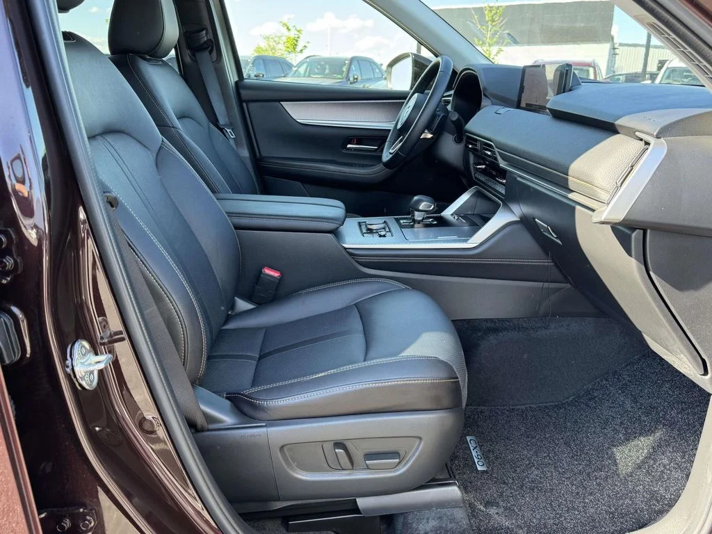 2026 Mazda CX-90 Premium Package - Photo 16