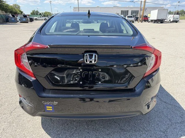 Used 2017  Honda EX-T image 6