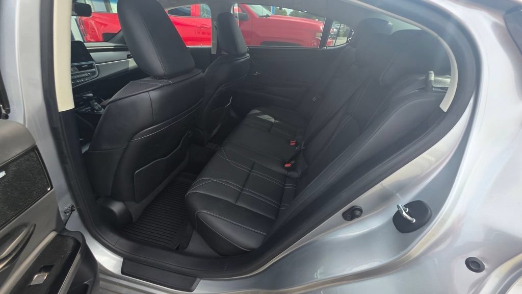 Used 2022  Lexus ES 350 Ultra Luxury image 6