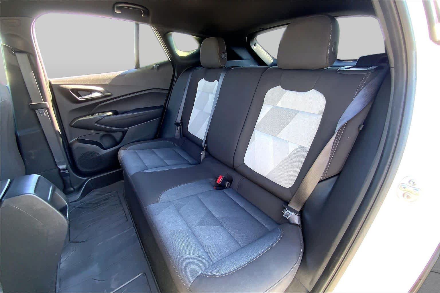 Used 2024 Summit White Chevrolet 1RS image 20