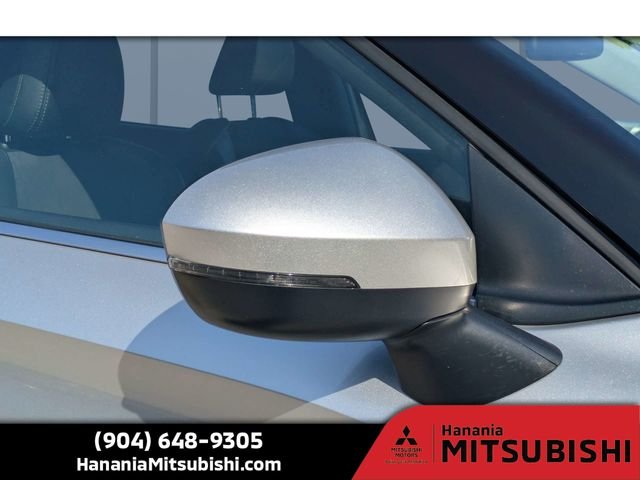 Used 2023 Silver Mitsubishi SE Special Edition image 10