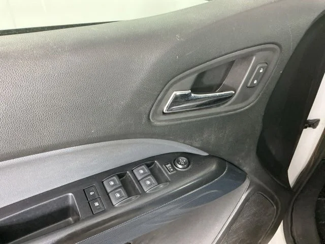 Used 2020 White Chevrolet Z71 image 12