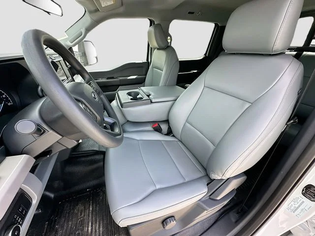 New 2026 Oxford White Ford XL image 14