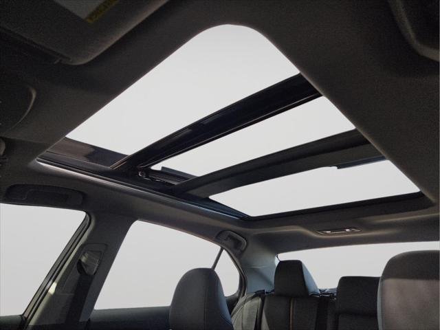 Certified Used 2018 CELESTIAL SILVER Toyota  image 11