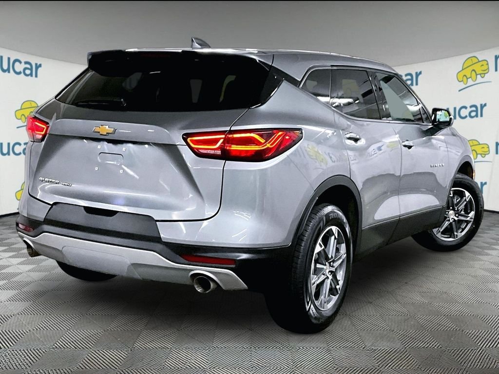 Used 2025 Gray Chevrolet LT image 6