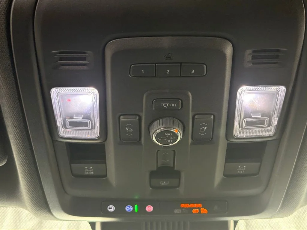 Used 2024 Black Chevrolet Z71 image 20