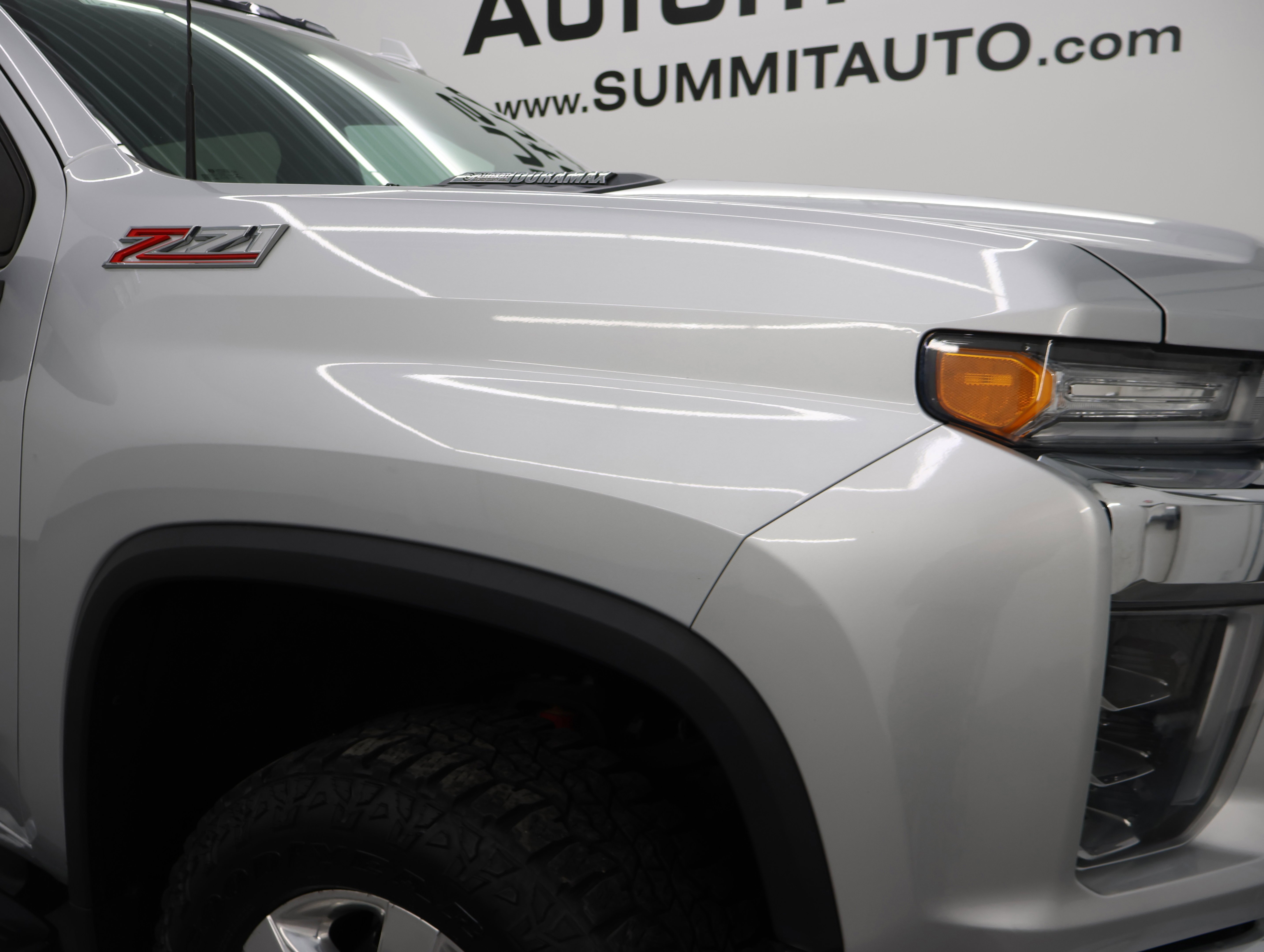 Used 2020 Silver Ice Metallic Chevrolet LTZ: CREW-SHORT-LTZ-Z71-DIESEL-4WD-NAV-HEAT/COOL SEATS-1 OWNER image 24