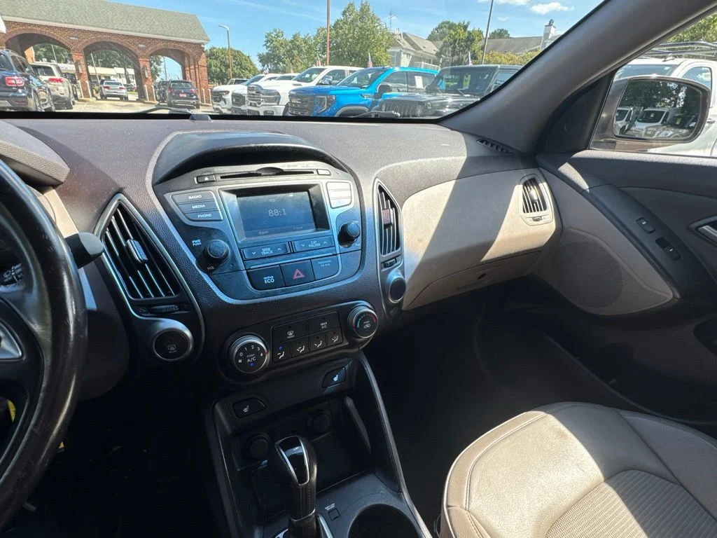 Used 2014 Brown Hyundai SE image 14