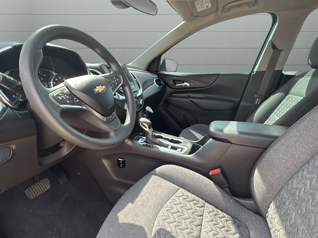 Used 2022 White Chevrolet LT image 10