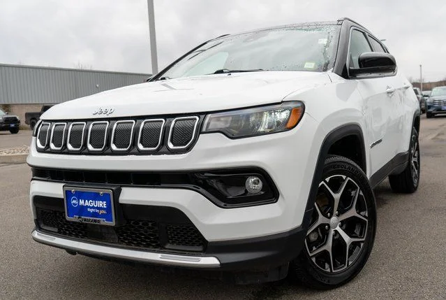 Used 2022 White Jeep Limited image 1