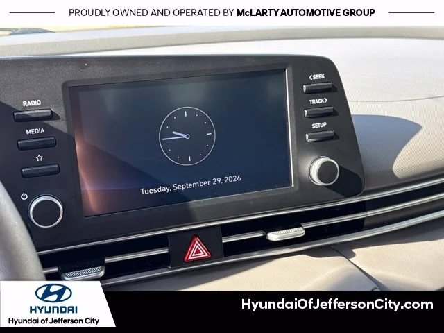Used 2025 White Hyundai Blue image 21