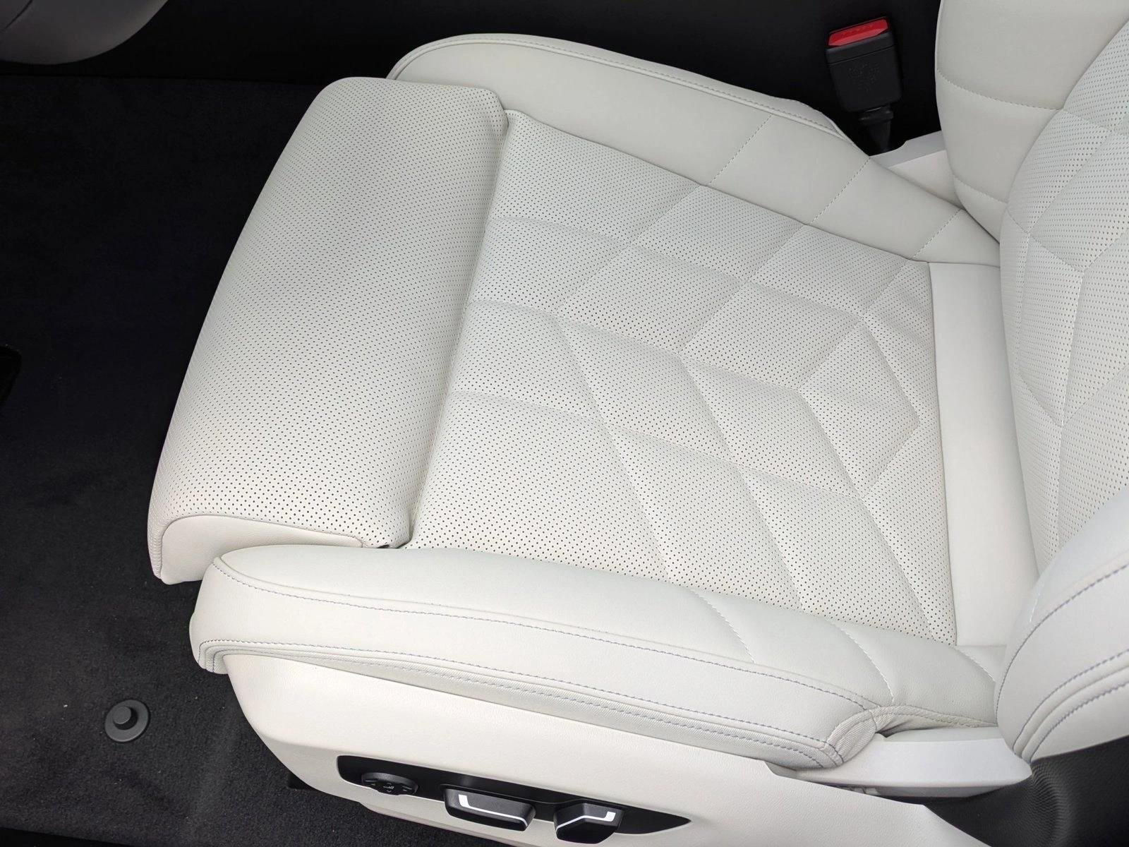 Used 2027 Mineral White Metallic BMW 550e xDrive image 4