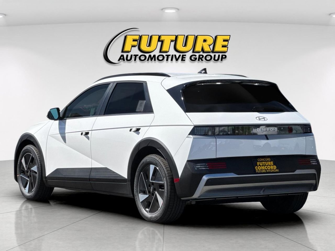 New 2027 White Hyundai SEL image 5
