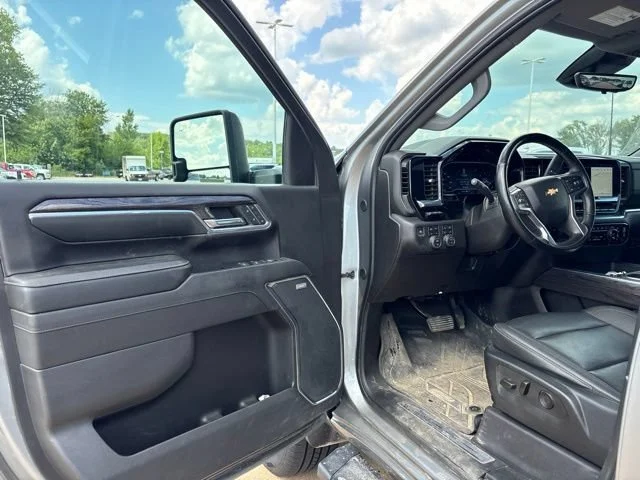 2024 Chevrolet Silverado 2500HD LTZ - Photo 9