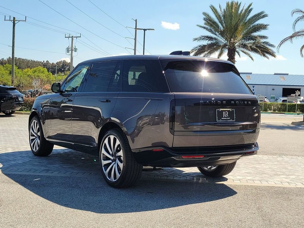 New 2026 Charente Grey Land Rover SE image 3
