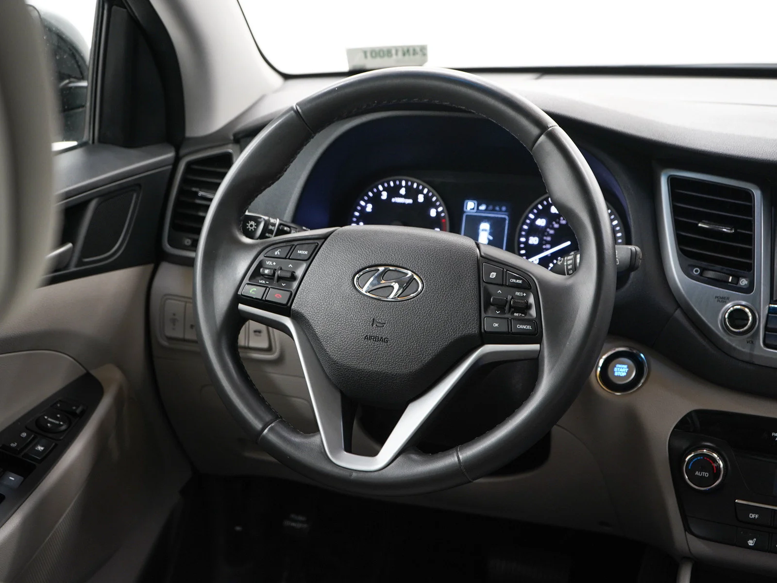 Used 2018 Black Noir Pearl Hyundai Value image 16