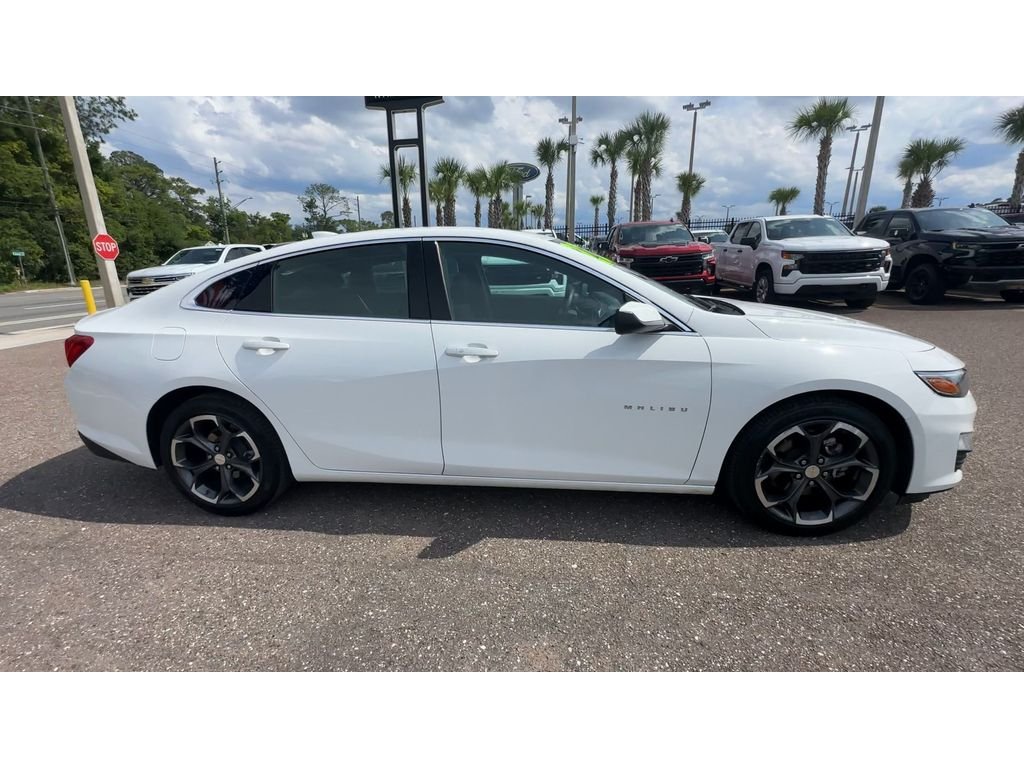 Used 2023 Summit White Chevrolet LT image 9