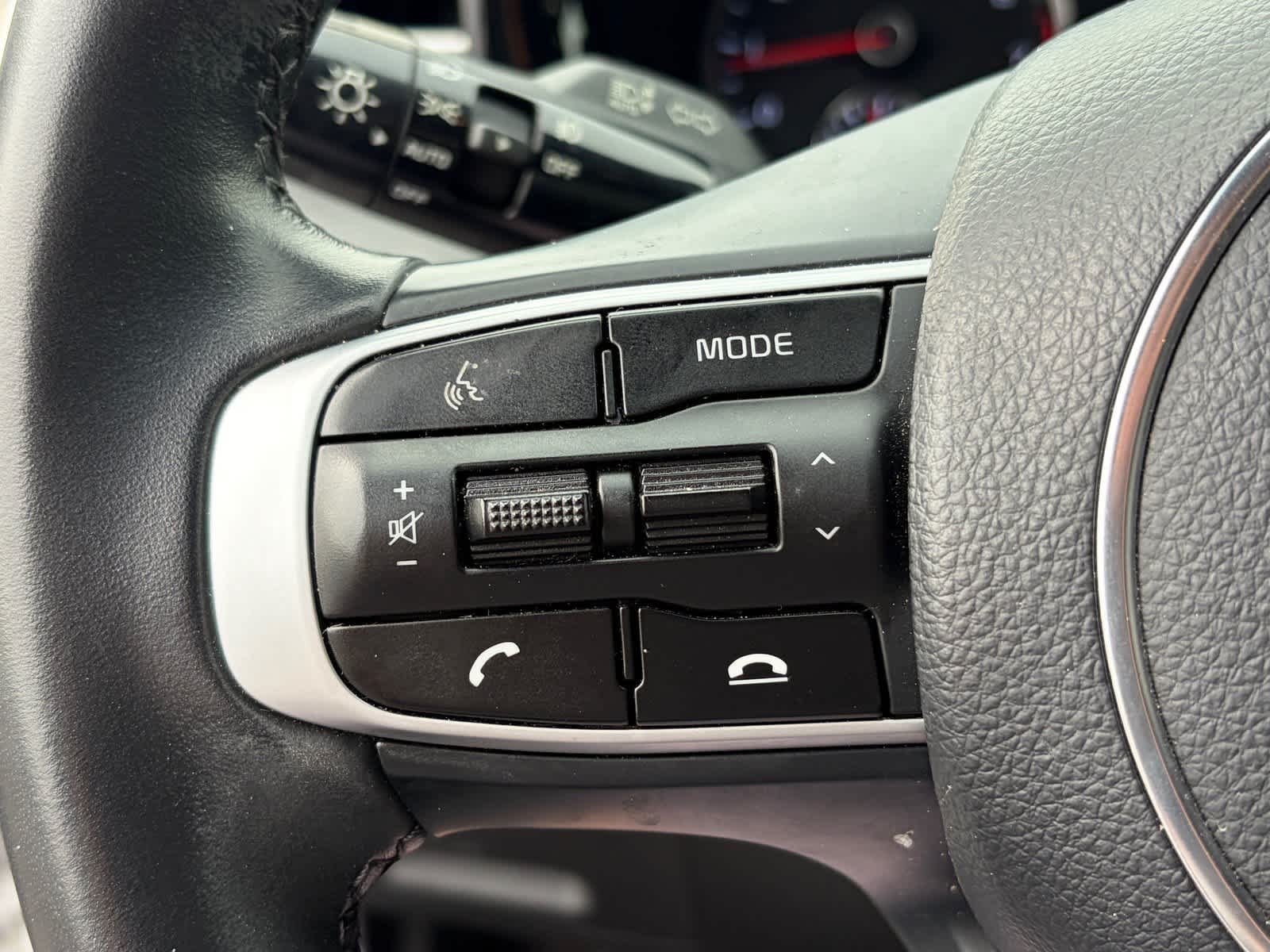 Used 2023 Glacial White Pearl Kia GT-Line image 12