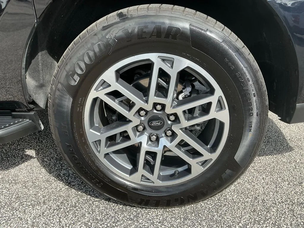 Used 2025 Black Ford Active image 23