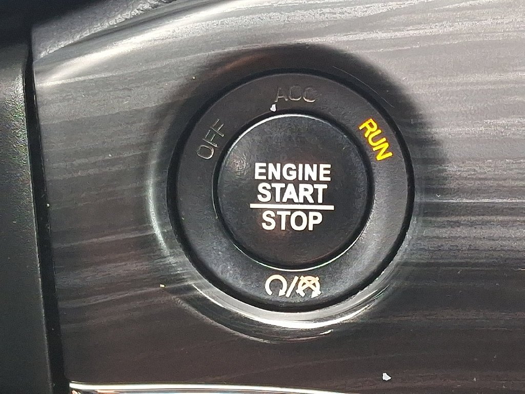 Used 2022 White Jeep Limited image 23