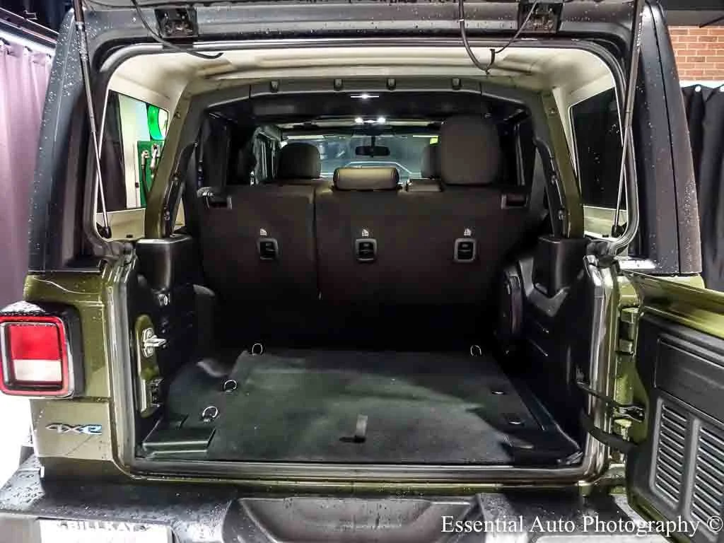 Used 2023 Green Jeep 4x4 image 28