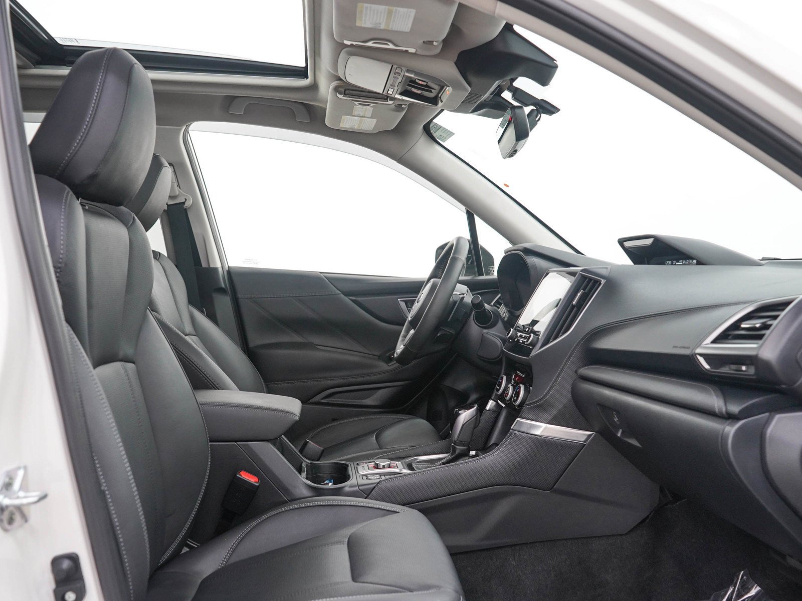 Used 2024 Crystal White Pearl Subaru Touring image 13