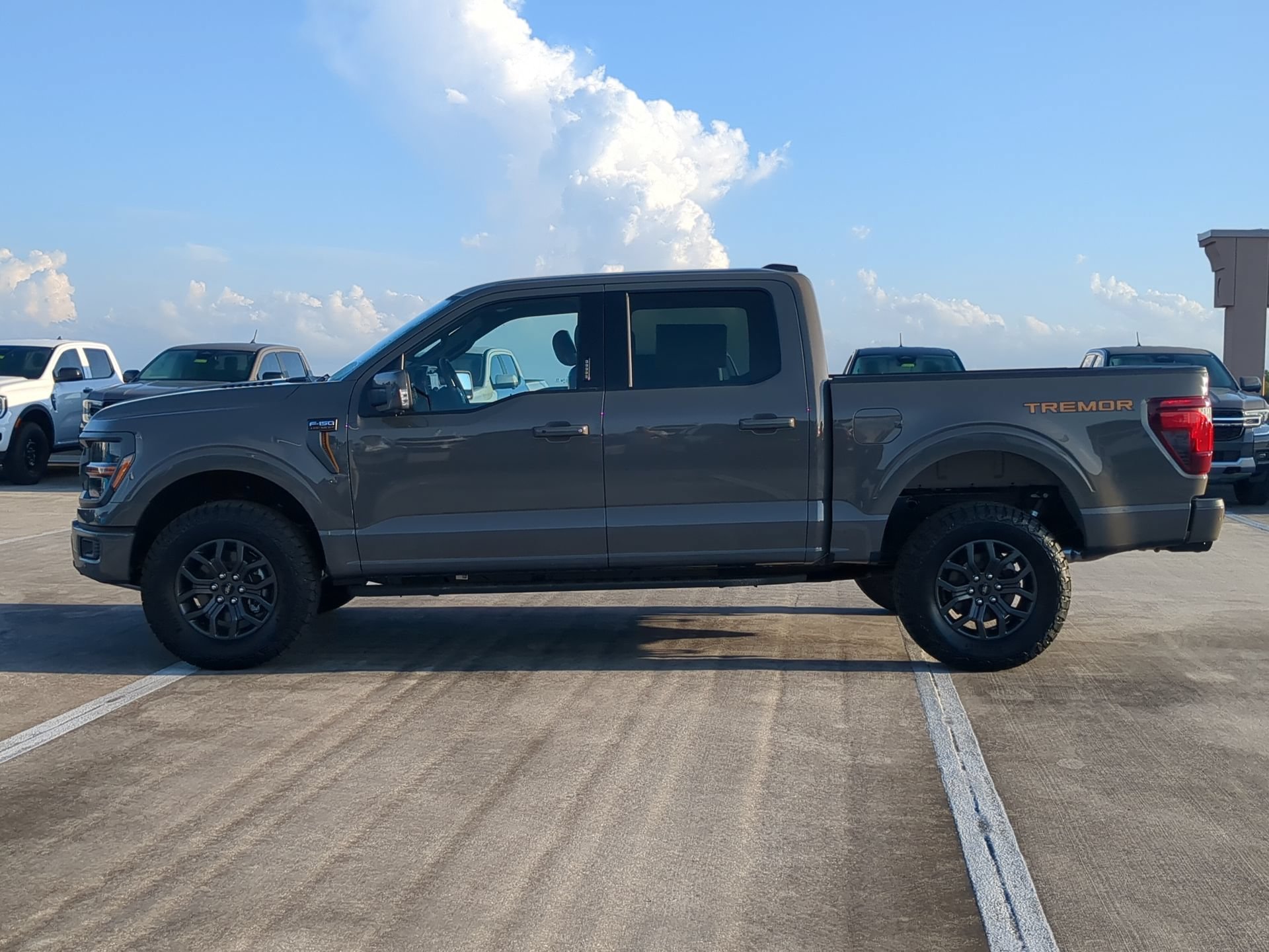 New 2026 Marsh Gray Ford Tremor® image 39
