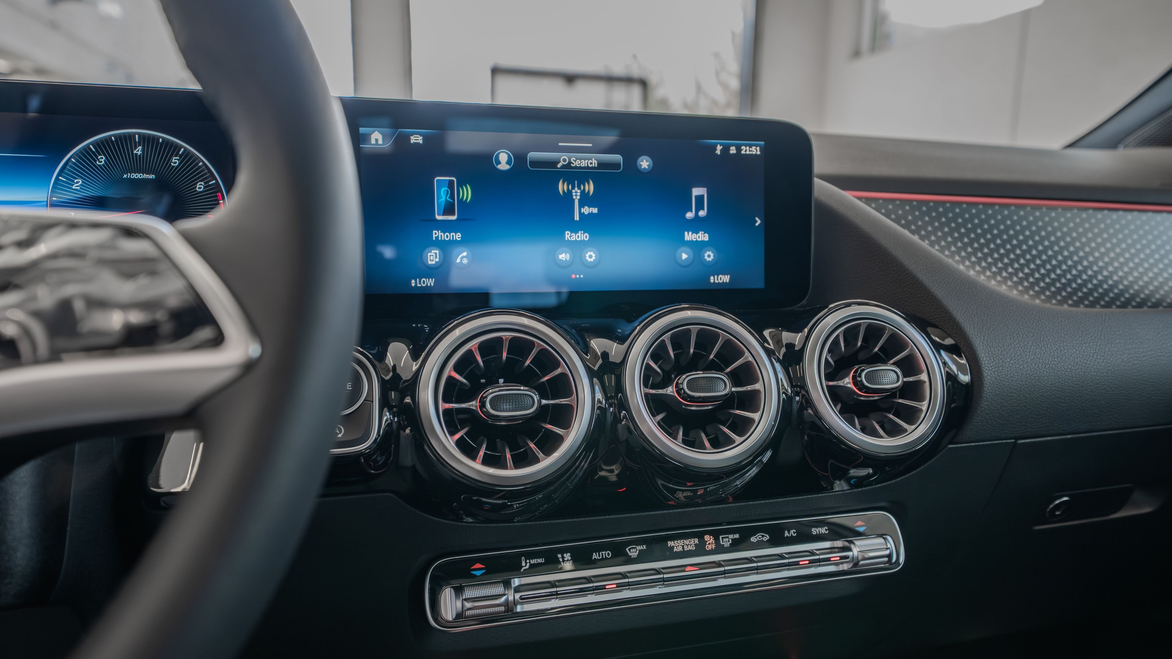 New 2026 Mountain Grey Metallic Mercedes-Benz GLA 250 image 32
