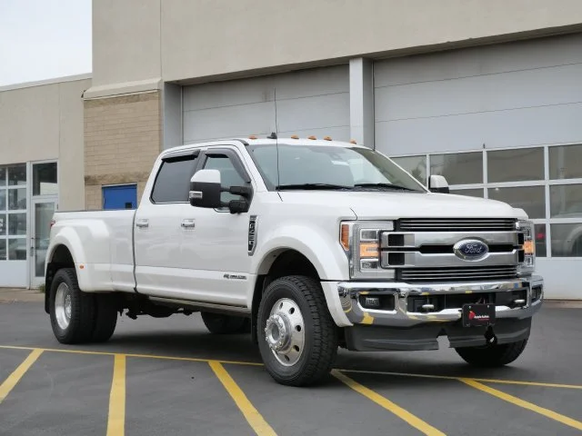 Used 2019 White Ford Limited image 1