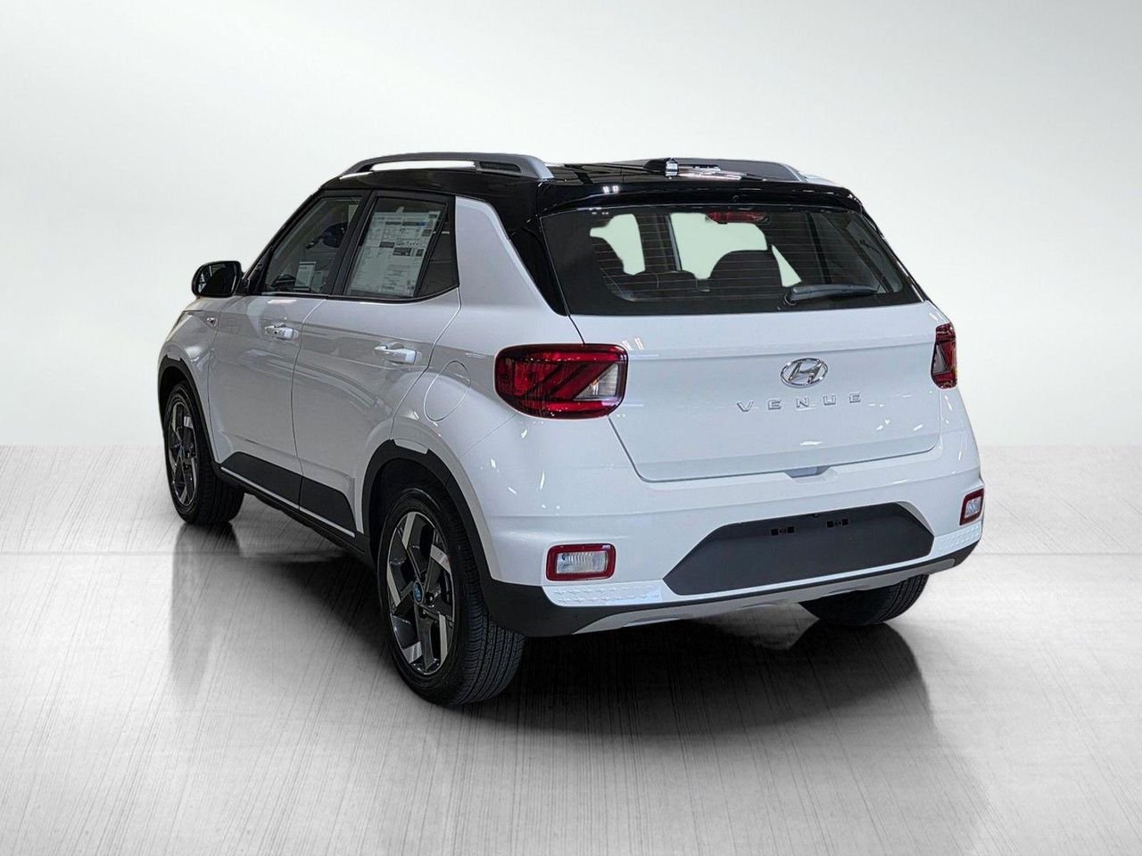 New 2026 Lunar White w/Black Roof Hyundai SEL w/Two-Tone Roof image 5