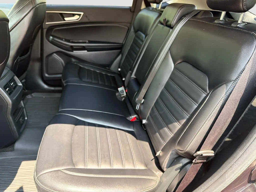Used 2020 Black Ford SEL image 14