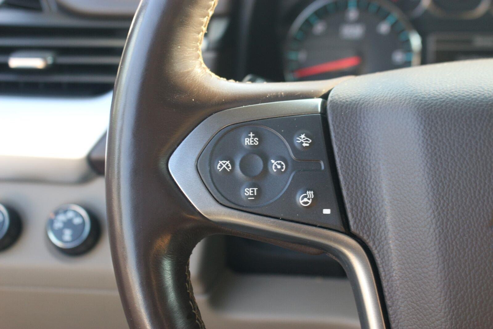 Used 2016 IRIDESCENT PEARL TRICOAT Chevrolet LTZ image 22