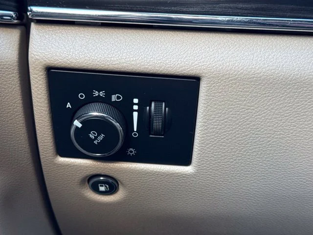 Used 2019 White Jeep Limited image 17