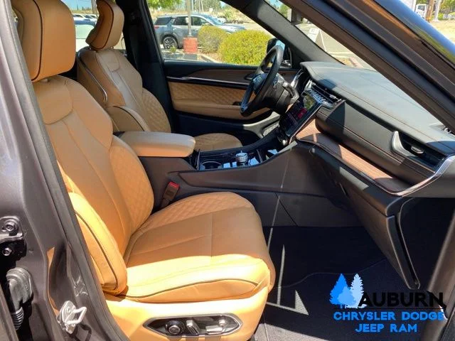 Used 2025 Gray Jeep Summit image 20