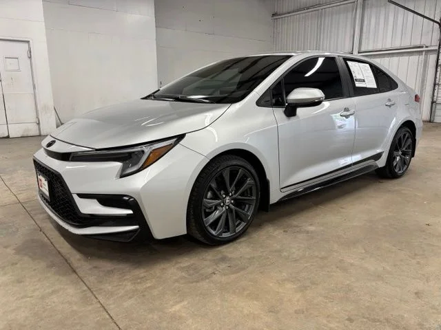 Used 2025 Silver Toyota SE image 3