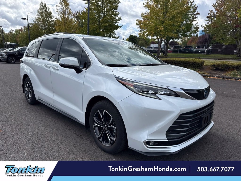 Used 2025 Wind Chill Pearl Toyota Platinum image 1