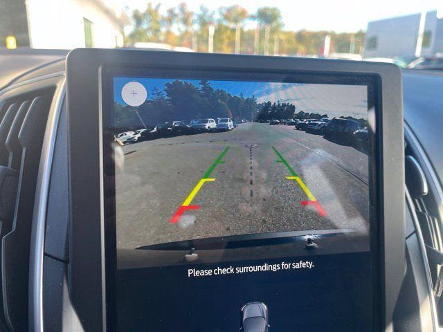 Used 2022 Black Ford SEL image 17