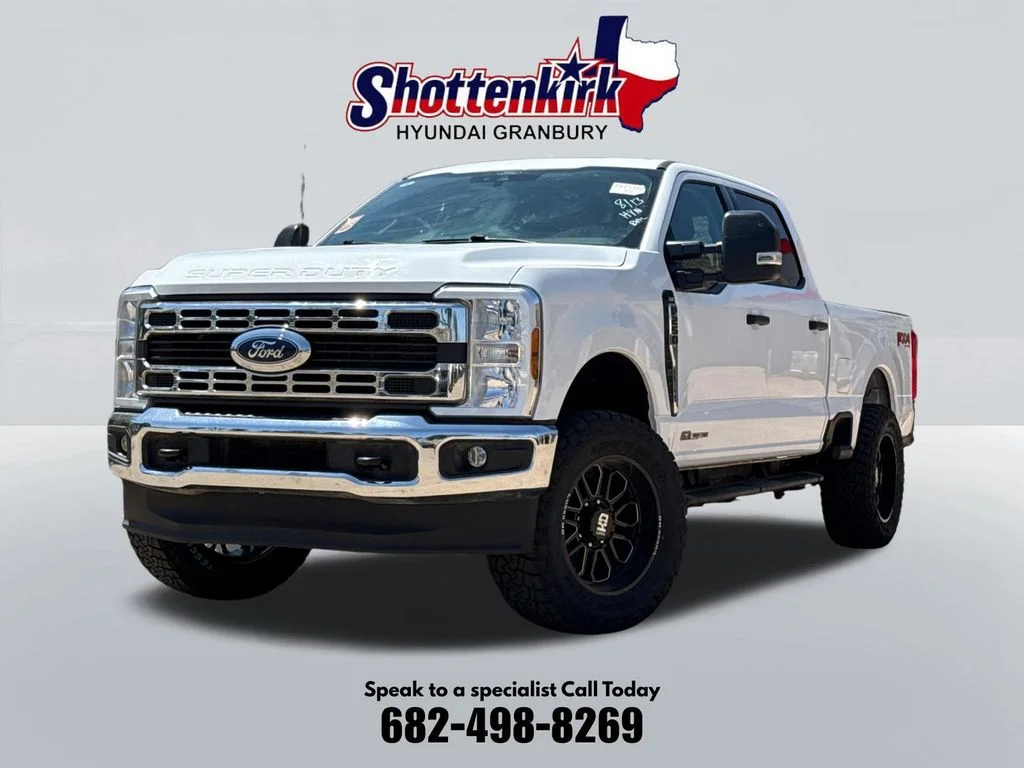 Used 2025 White Ford XLT image 1