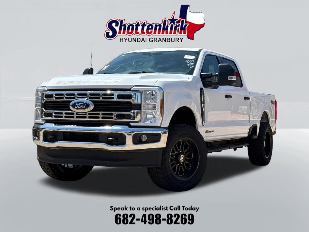 Used 2025 White Ford XLT image 1