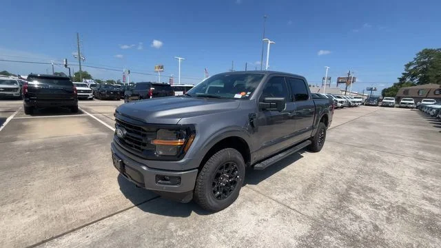 New 2026 Carbonized Gray Metallic Ford XLT image 5